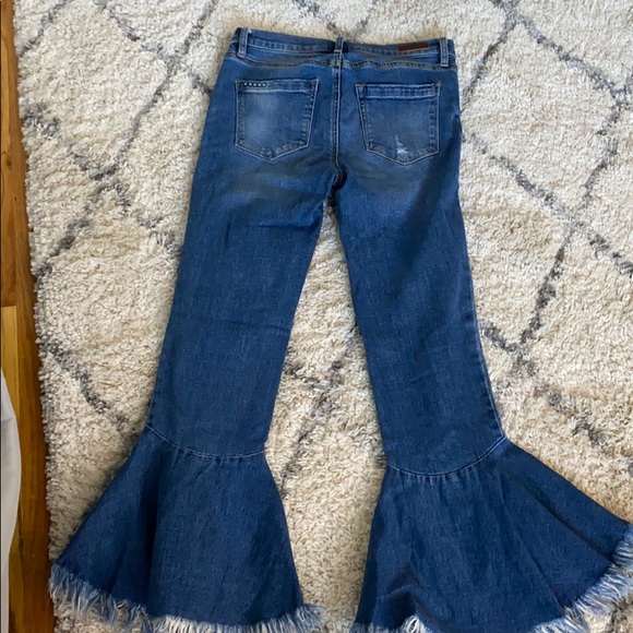 Blank Nyc Ruffle Flare Cropped Raw Frayed Jeans - Picture 4 of 6